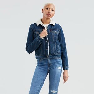 NWT Levi’s Original Sherpa Trucker Jacket